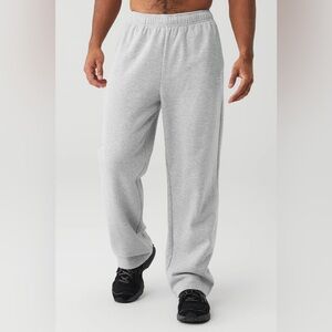 Alo Yoga ACCOLADE STRAIGHT LEG SWEATPANT in grey, Xl men’s